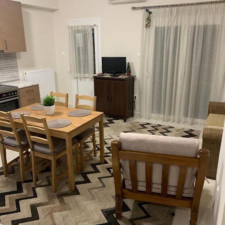 Renovated Apartment In The Center Of Larisa المظهر الخارجي الصورة